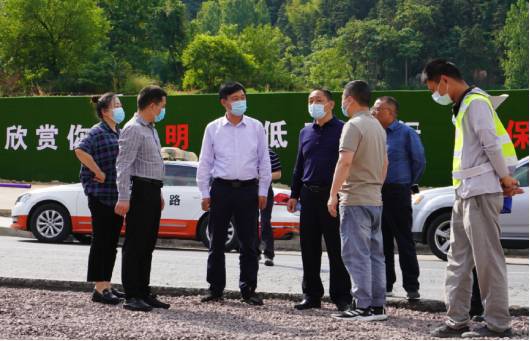 六安市公路管理處黨委書(shū)記、主任楊廣來(lái)一行蒞臨指導(dǎo)我司項(xiàng)目